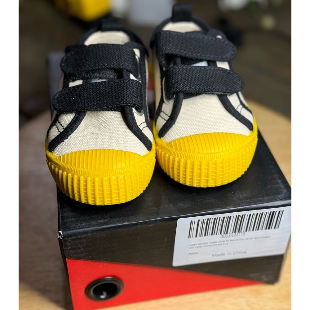 Kid Sneakers‎ size 2